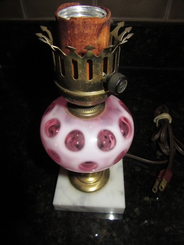 VTG FENTON CRANBERRY THUMBPRINT LAMP W/WHITE HOBNAIL SHADE, 12" -WORKING - Picture 3 of 5