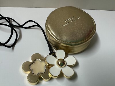 marc jacobs daisy solid perfume necklace