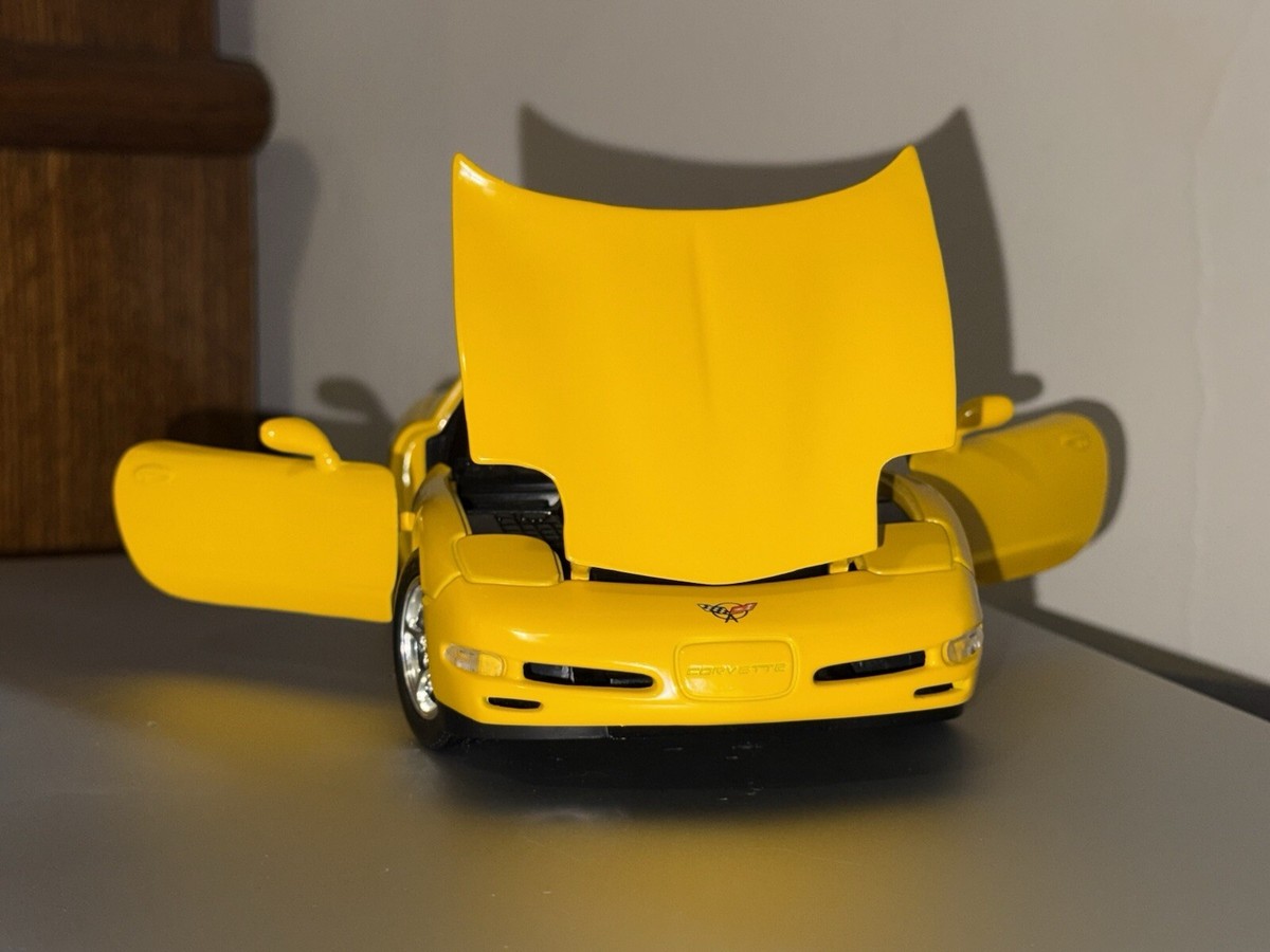 CHEVROLET CORVETTE シボレー　コルベット　1999 1:18 1:18 1999 Chevrolet Corvette C5 FRC - Millennium Yellow