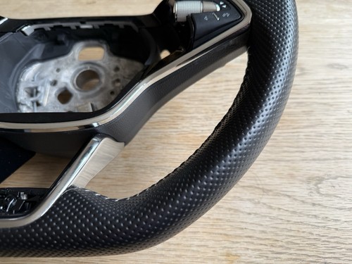 Skoda steering wheel with paddle shifters - Picture 3 of 6
