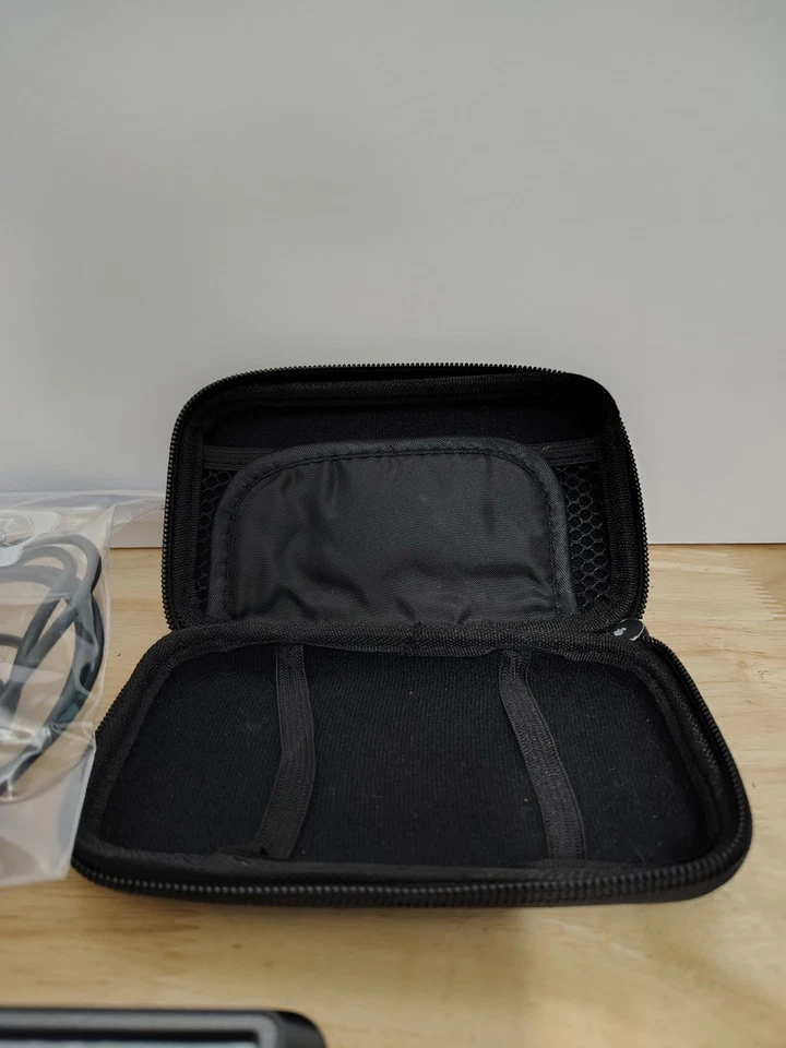 Garmin Nuvi 265W Bundle 4.5 Screen With Case Charger and USB Cord - Image 4 of 4