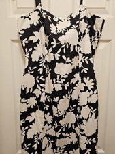 Women's Tahari  Black/White Floral Sleevless Mini Dress, Size 6