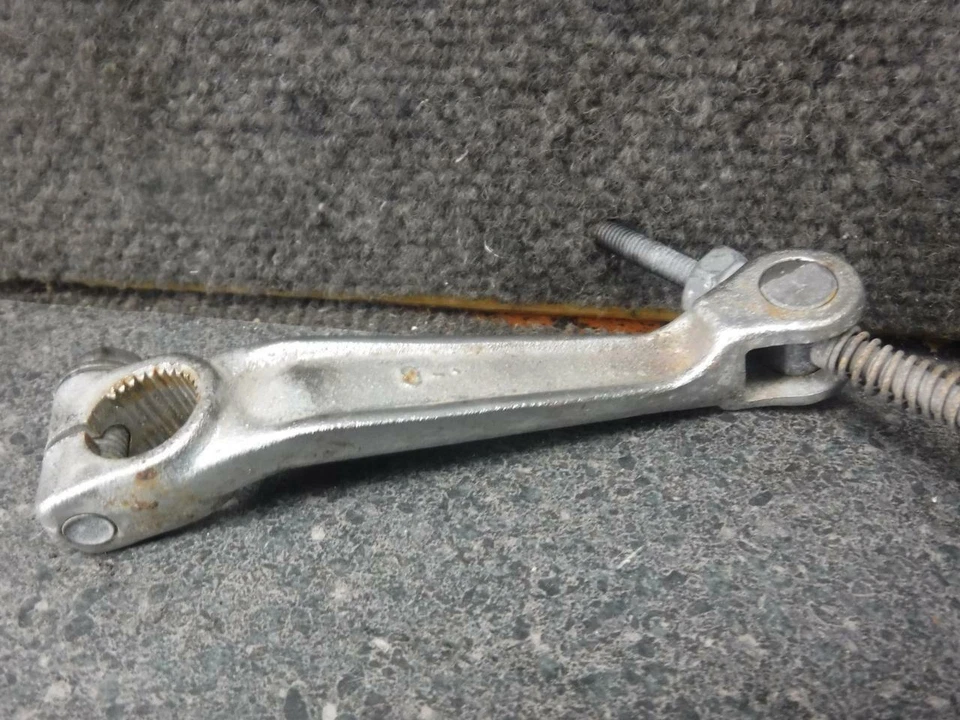 84 Honda V45 Magna VF700 Shifter Linkage 623 - Imagem 4 de 4