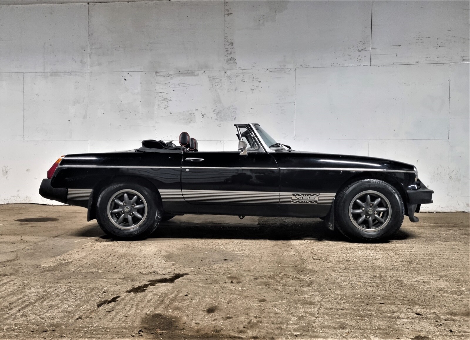 Image 1 - MG B V8 Roadster - Grampian MG Centre Conversion - Previous Owner of 15+ Years