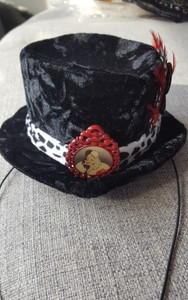 cruella deville hat