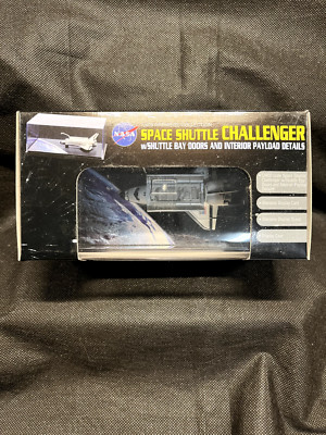 Dragon Wings 1/400 Space Collection  Space Shuttle Challenger 56214 NIB