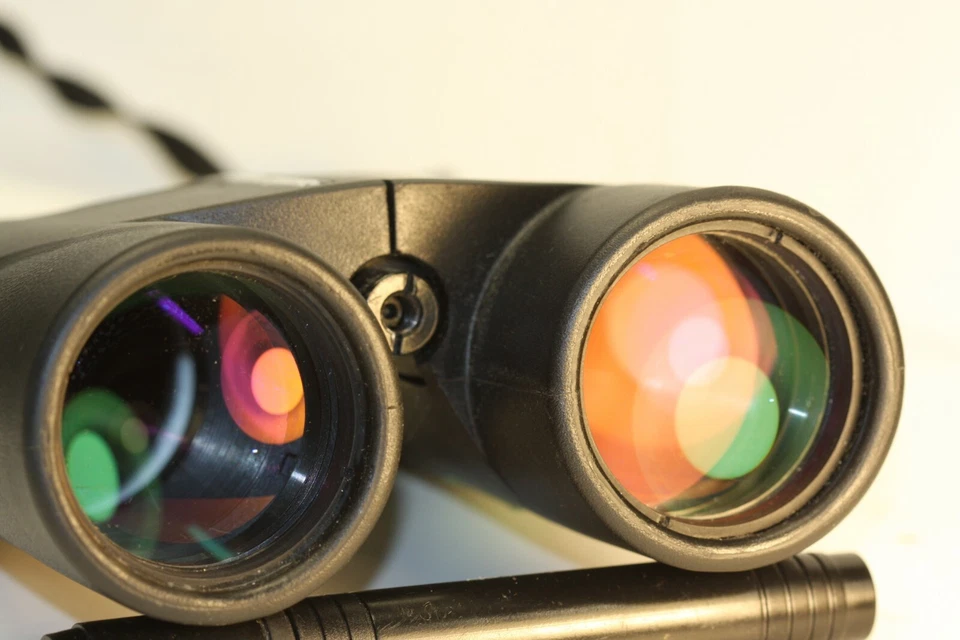 ZHUMELL  10x42 Binoculars  nice ....NEED REPAIR  DOUBLE VISION - Image 3 of 3