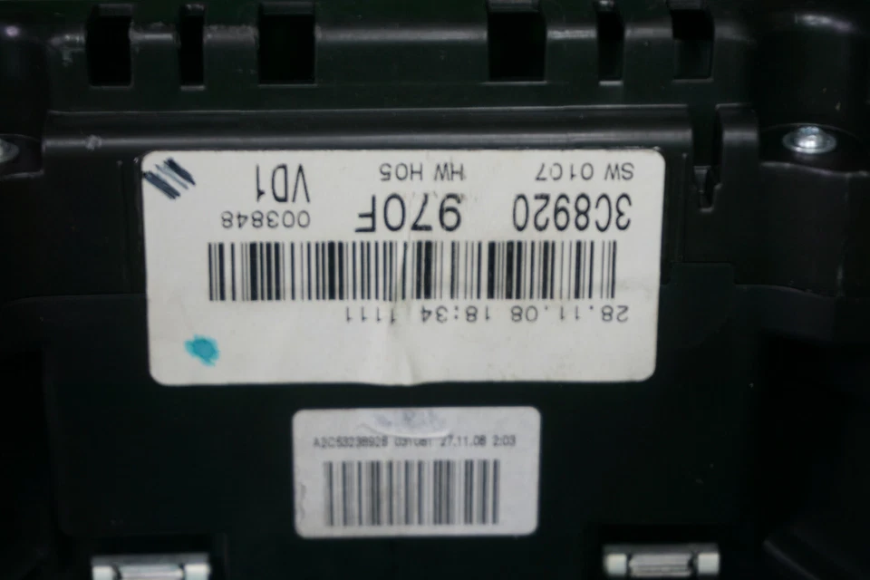 2009 2010 VOLKSWAGEN CC Speedometer Gauge Cluster OEM 3c8920970f - Image 4 of 4