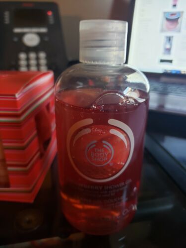 Body Shop Strawberry Gel and Lotion Set Plus 8.4 OZ BONUS BRITISH ROSE - Picture 5 of 6