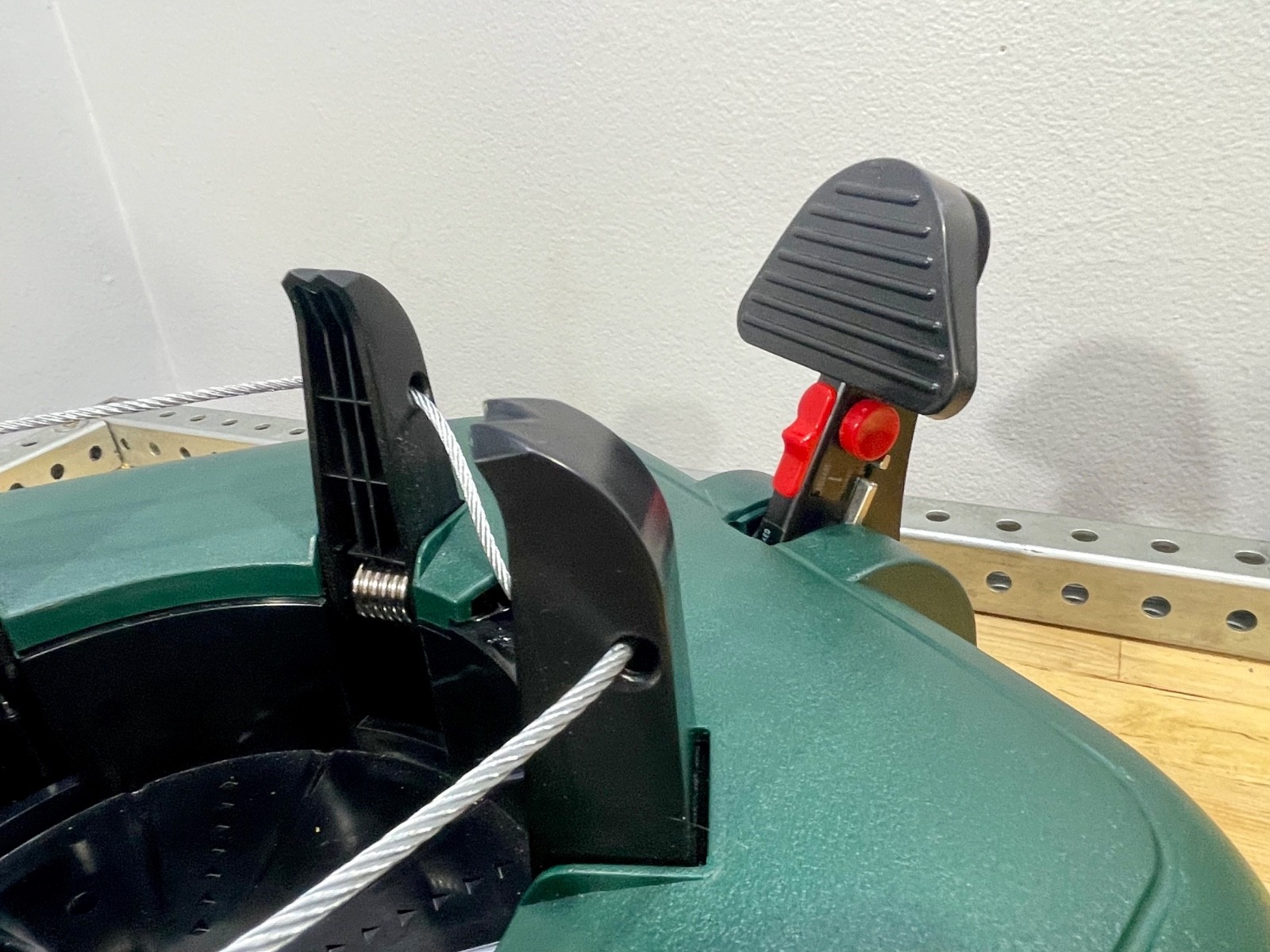 NEW Large Krinner Genie L Christmas Tree Stand No Assembly Easy Setup 8ft Trees