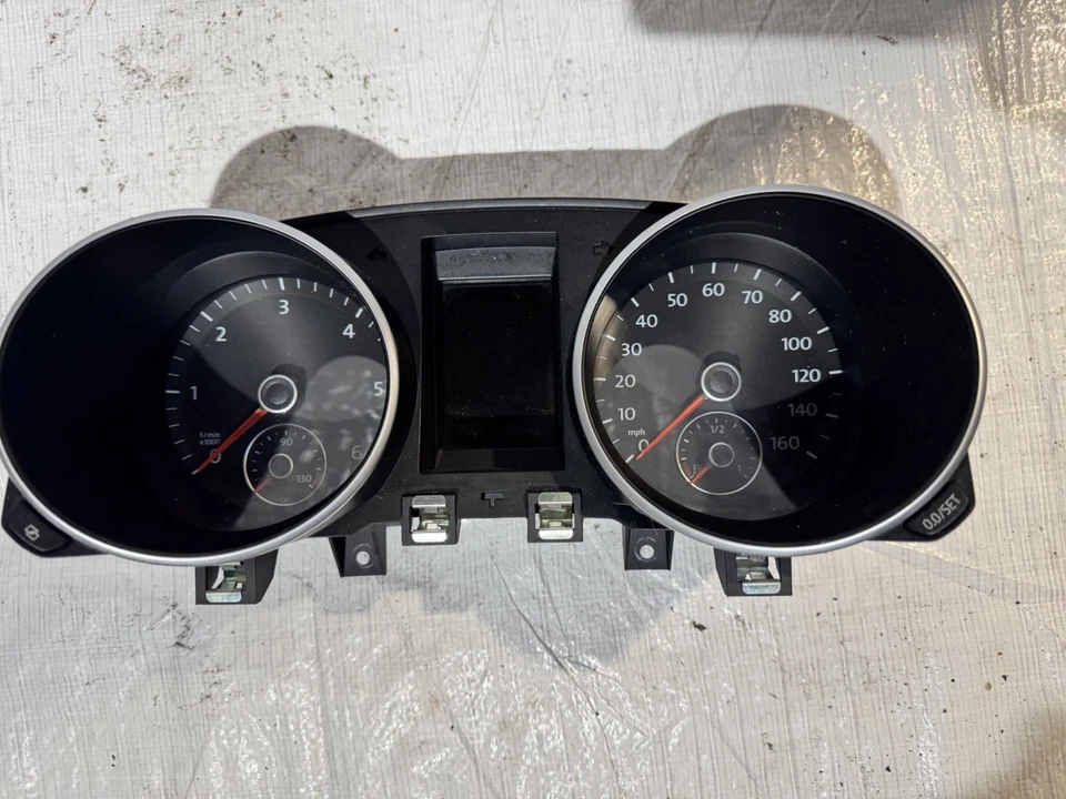 VW GOLF MK6 1.6TDI SPEEDOMETER 5K0920972A  - Image 2 of 4