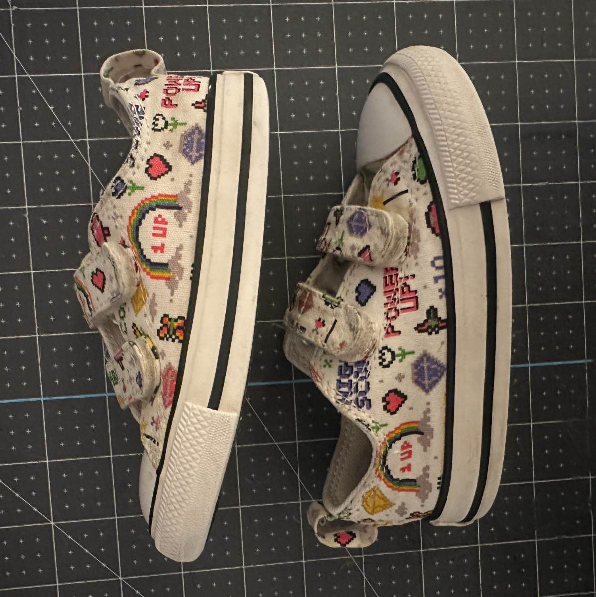 Converse Toddler Video Game Size 7C white base multicolor ho