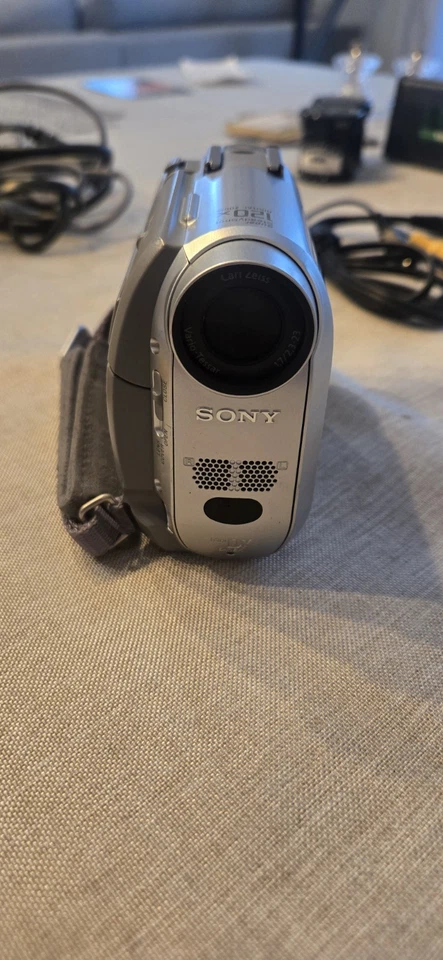 Sony Handycam DCR-HC20 Digital Video Camcorder Bundle - TESTED WORKING - Q31 - Image 4 of 4