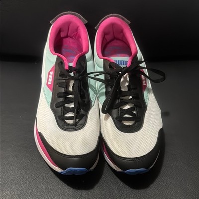 Puma Black and White Sneakers Sleek Modern Design