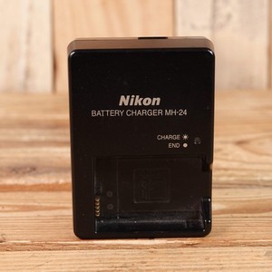 Used Original Nikon MH-24 Charger -US Pins