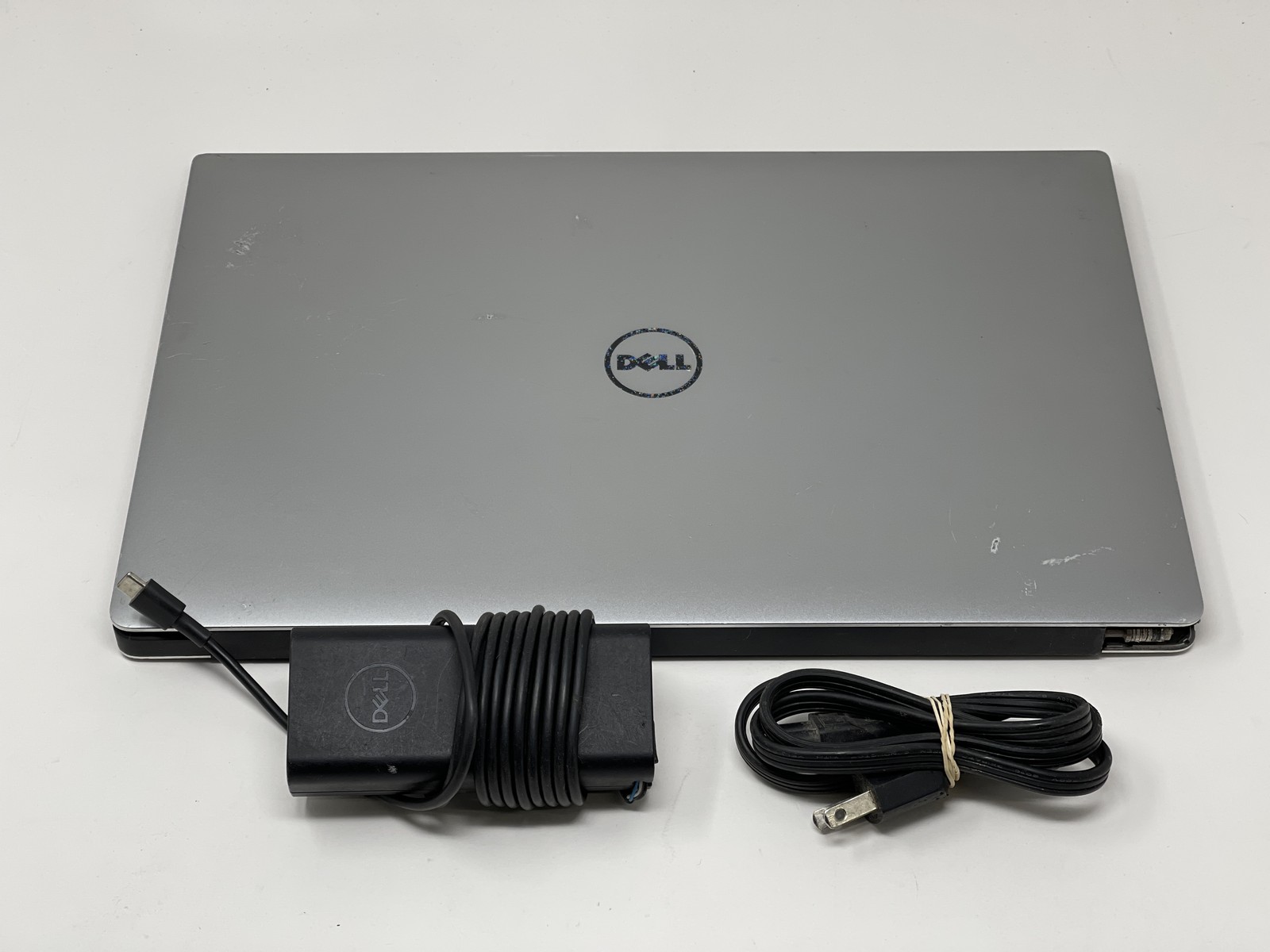 Dell XPS 15 9550 Intel Core i3-6100H 2.7GHz 500GB HDD 8GB 15.6in Poor Used