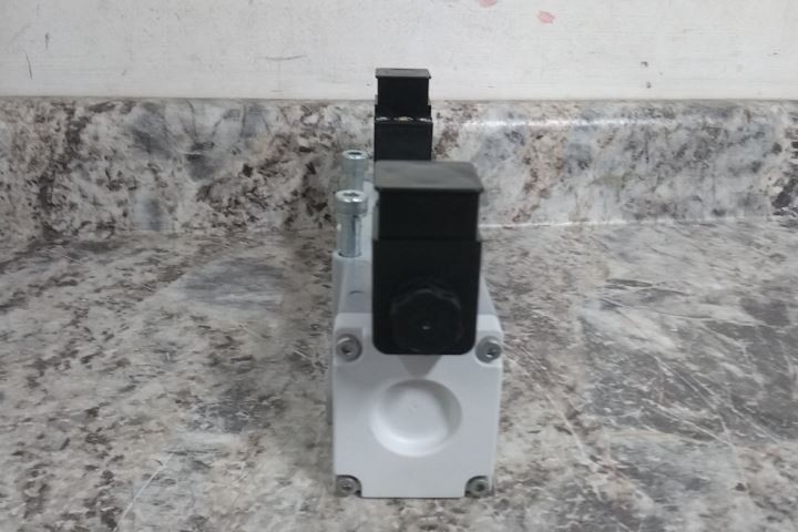 Speedaire 3FFG1 24VDC 6 Max CFM 20 to 145 PSI Solenoid Air Control Valve