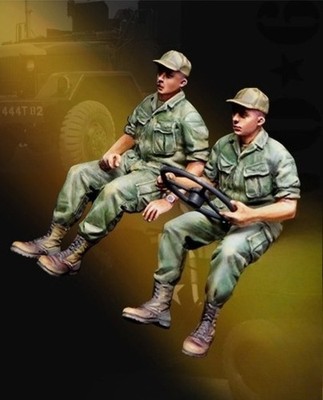 1/35 Resin Figure US Guntruck Crew Set 2 Figures Unpainted Unassembled