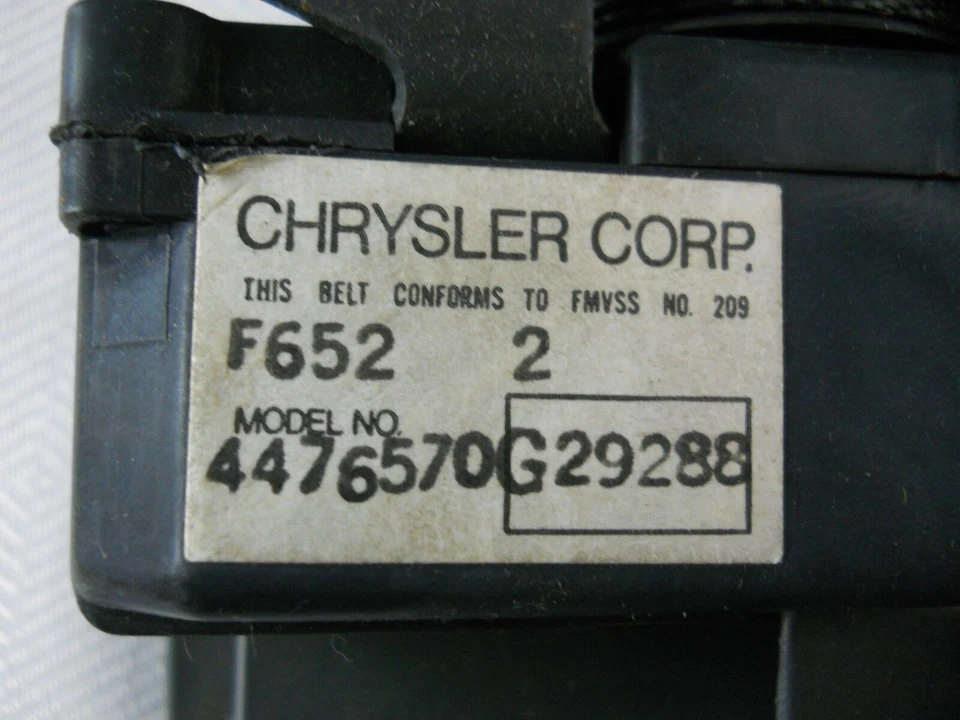 DODGE SHADOW SEAT BELT RETRACTOR LAP BELT MOPAR F652GS8 NOS 1988 Foto 3 de 4