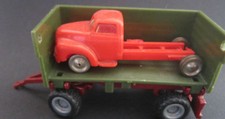 Alter Lego Lkw in rot Metallachsen auf Siku Anh&auml;nger 1634