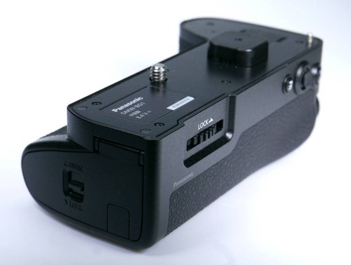 Panasonic LUMIX Battery Grip for LUMIX S5II, S5IIX, and G9II - DMW-BG1 - Picture 10 of 10