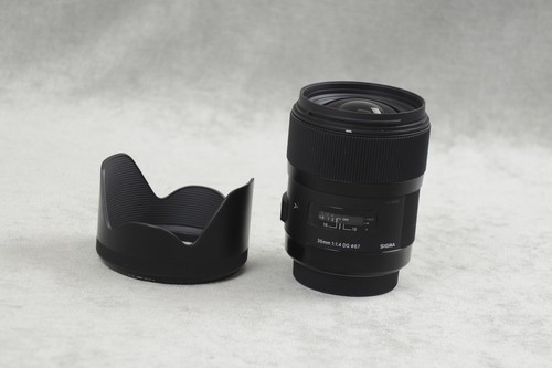 Sigma 35mm Art Lens for Sigma SA Mount - Picture 2 of 4