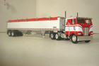 DCP PETERBUILT 352 86" SLEEPER TRUCK ,WILSON HIGH SIDE GRAIN DUMP TRAILER IN BOX — photo 2