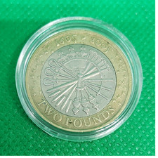 UK £2 Two Pounds Coin 2005 Gunpowder Plot Commemorative in Clear Capsule