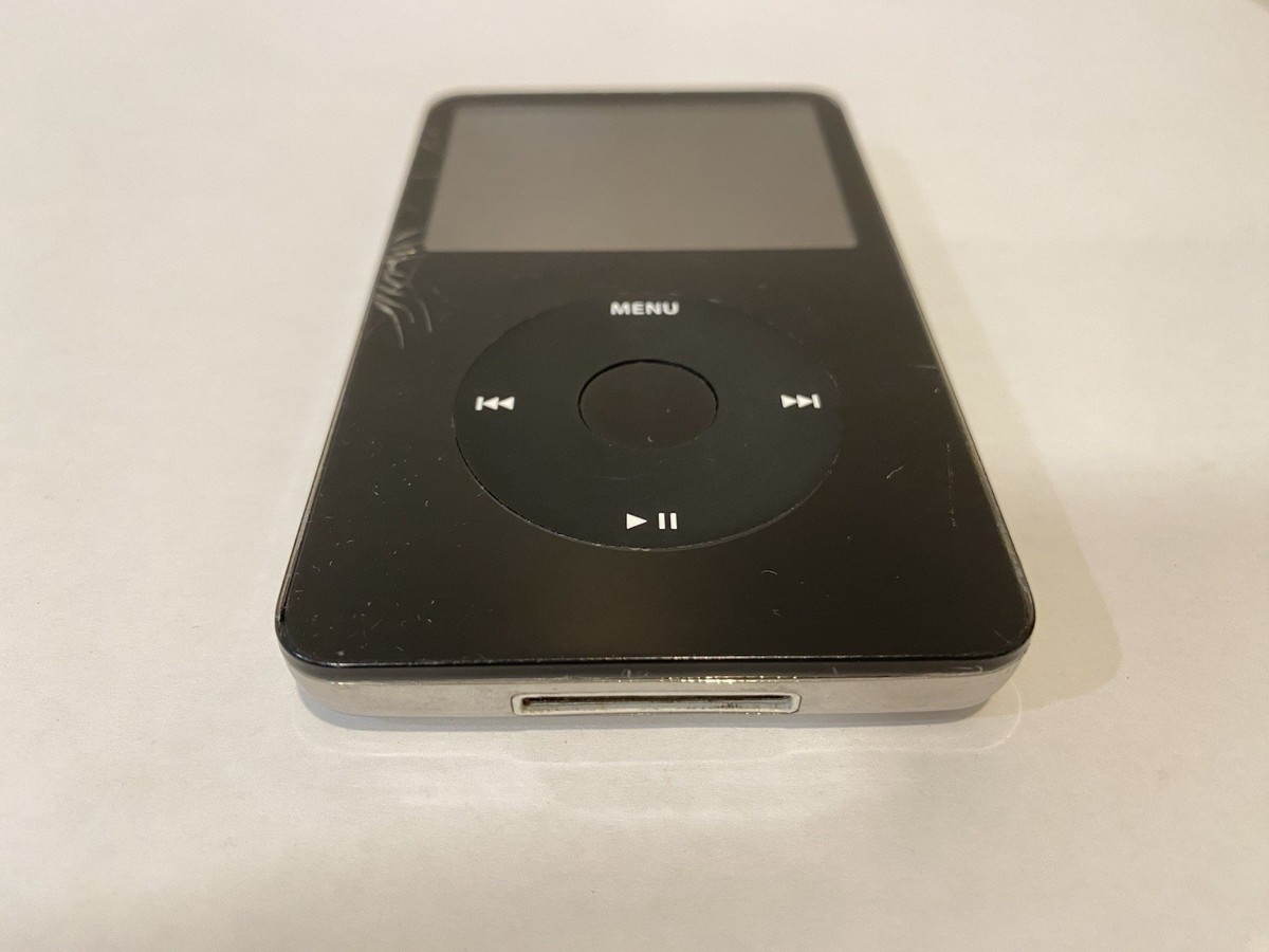 Apple iPod Classic 5th Generation (30 GB) Black - Read Description