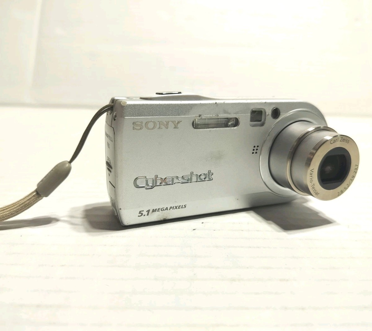 Sony Cybershot DSC-P100 5.1 Megapixel Digital Camera (2 Batteries