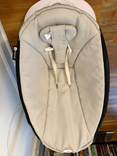 4moms Infant Baby Bouncer Chair w/ Vibration, Gray Seat, White Base