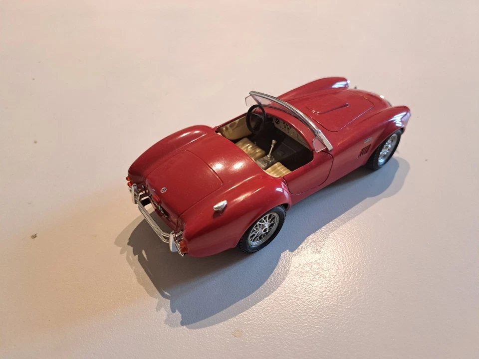 Modellino Bburago 1/24 Shelby Cobra 427 1965 - Immagine 2 di 4