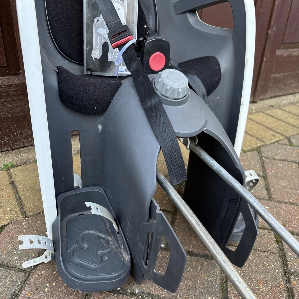 Hamax Caress Child Bike Seat White & Black With Key & Manual - Image 4 of 4