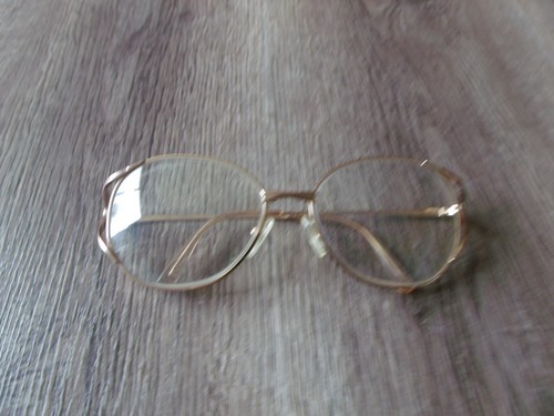 MARCOS DE GAFAS COLECCIONABLES SAFILO TITANIO 130 COLOR DORADO - Imagen 4 de 4