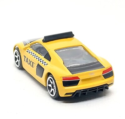 Audi R8 Spyder V10 イエロー ミニカー Audi R8 Spyder V10 1/43ダイ