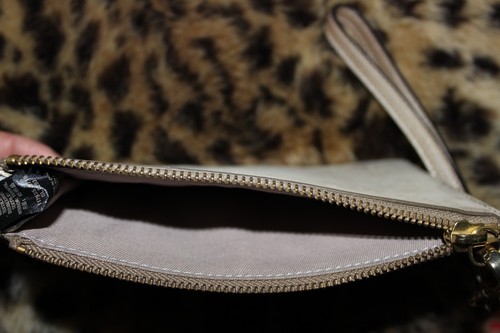 NWT $40 FOSSIL Metallic Gold Leather Wristlet Gold Tone Zip Small Handbag Clutch - Picture 4 of 5
