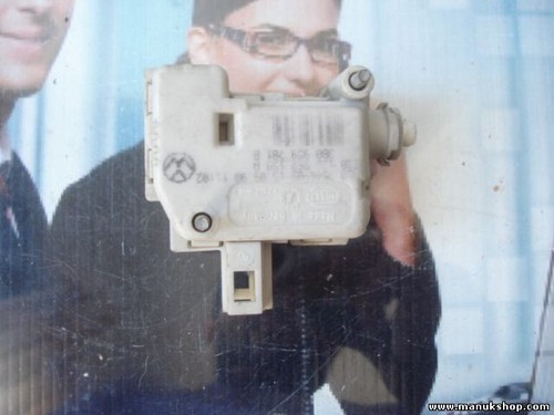 Stellmotor Heckklappe Zentralverriegelung VW Golf 4 Passat Lupo Skoda 3B0959781B