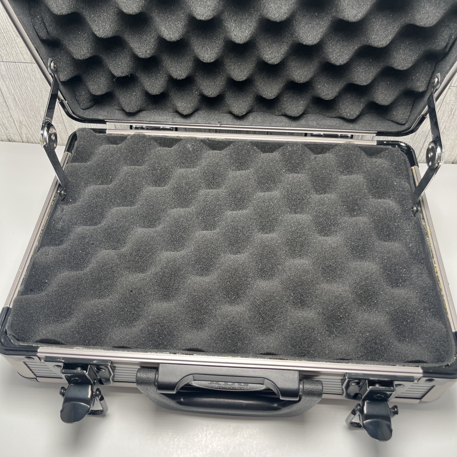 ADG Sports Portable Gun Revolver Pistol Hard Carrying Case 13x9x5 No Keys eBay