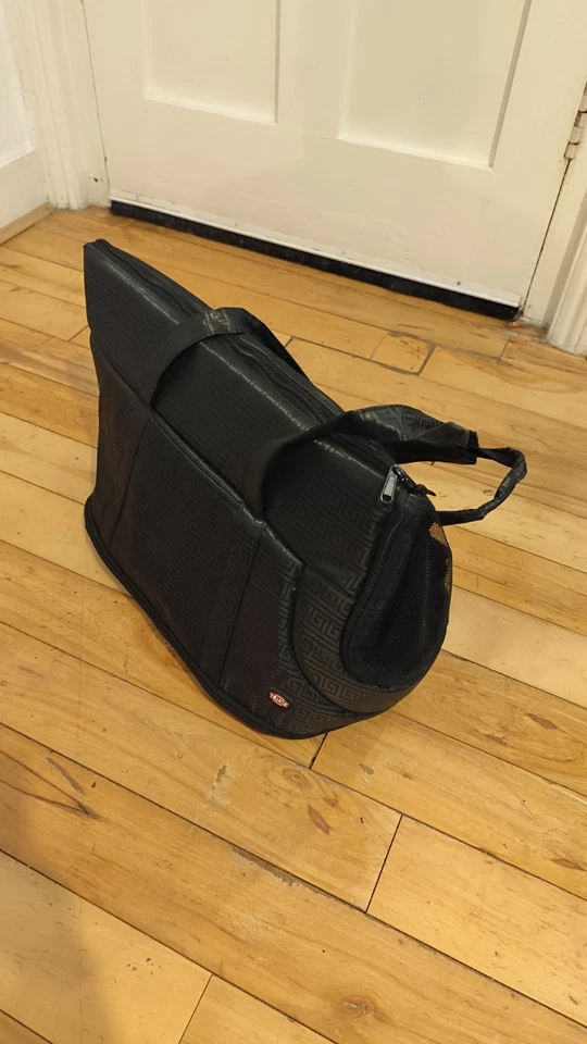 Trixie 36211 'Riva' Bag Pet Carrier Neoprene 26 x 30 x 45 cm, Black - Image 2 of 4