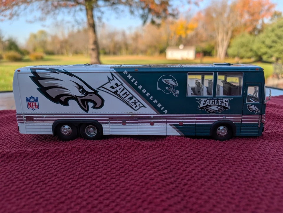 Danbury Mint Diecast Model Philadelphia Eagles Motorcoach Team Bus - Image 2 of 4