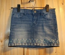 GAP Kids mini skirt with embroidery for girls size 7 Regular