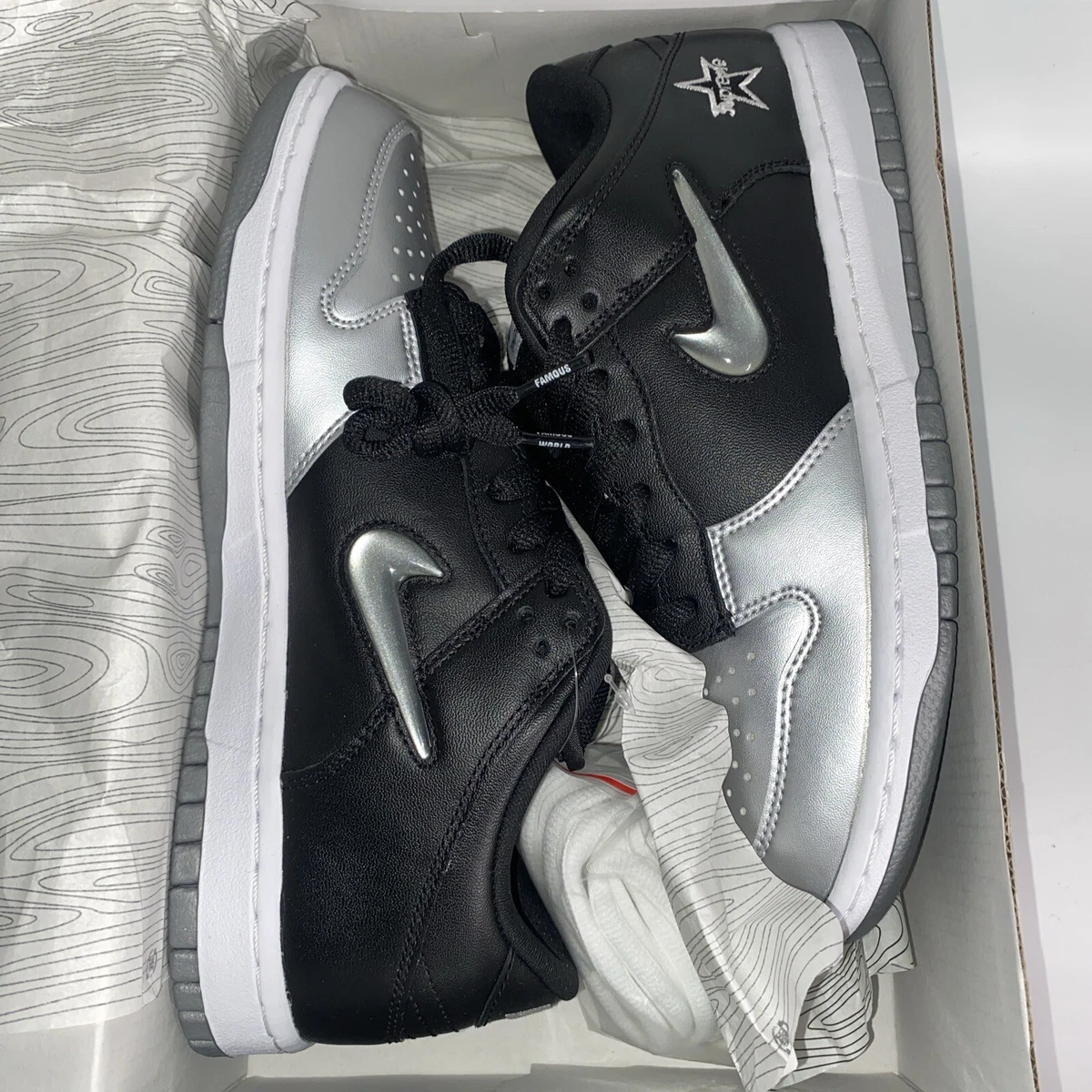 Nike Supreme x Dunk SB QS Low Metallic Silver - огромный выбор по