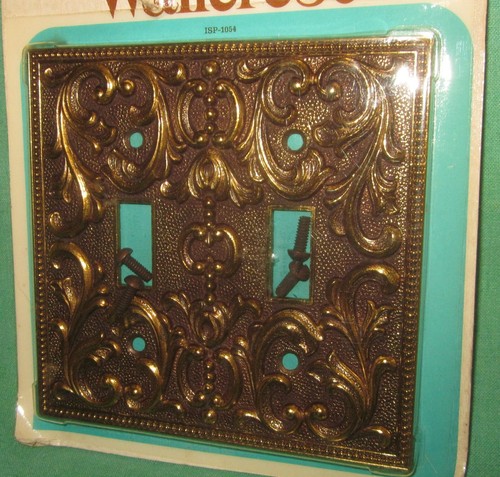 NEW Wallcrest 1970's Metal European Double Switch Cover Plate Antique Brass - Picture 3 of 4