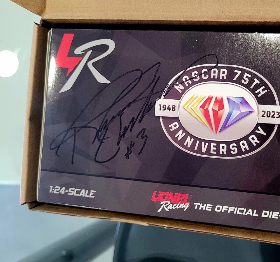 Austin Dillon #3 2023 Camaro scala 1.24 autografata RICHARD CHILDRESS +cappello - Immagine 3 di 4