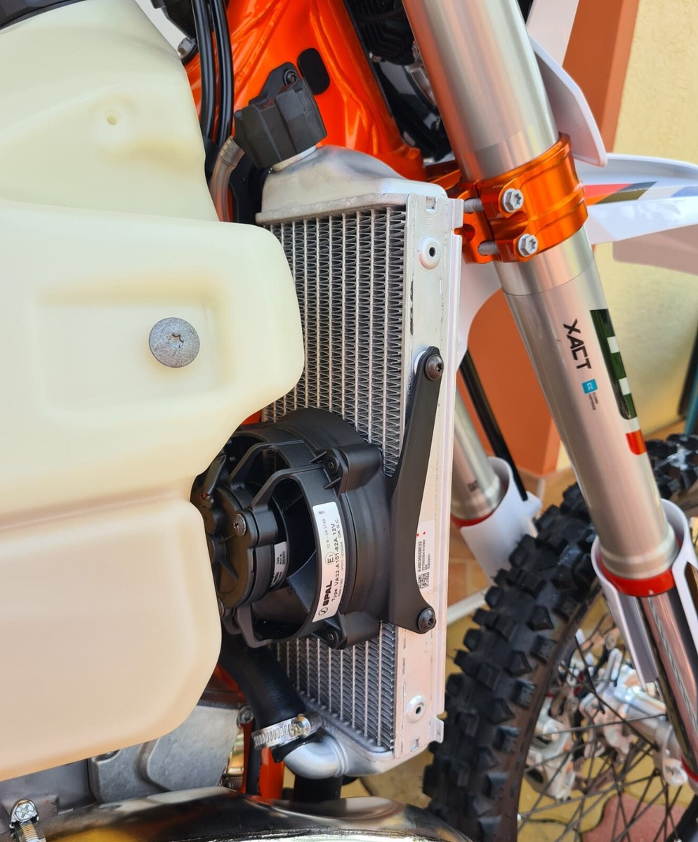 KTM ハスクバーナ　ラジエーターファン+ファンリレー XG-1832 ラジエーターファン フルKIT X-GRIP KTM GASGAS