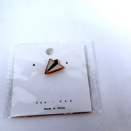 Paper Plane Pin Brooch Badges Metal Pins Brooches Pride Love Planes Origami - Picture 2 of 3
