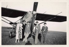 ANCIENNE PHOTOGRAPHIE 1935 FÊTE DE L'AVIATION PETIT GROUPE ET AVION A HÉLICE