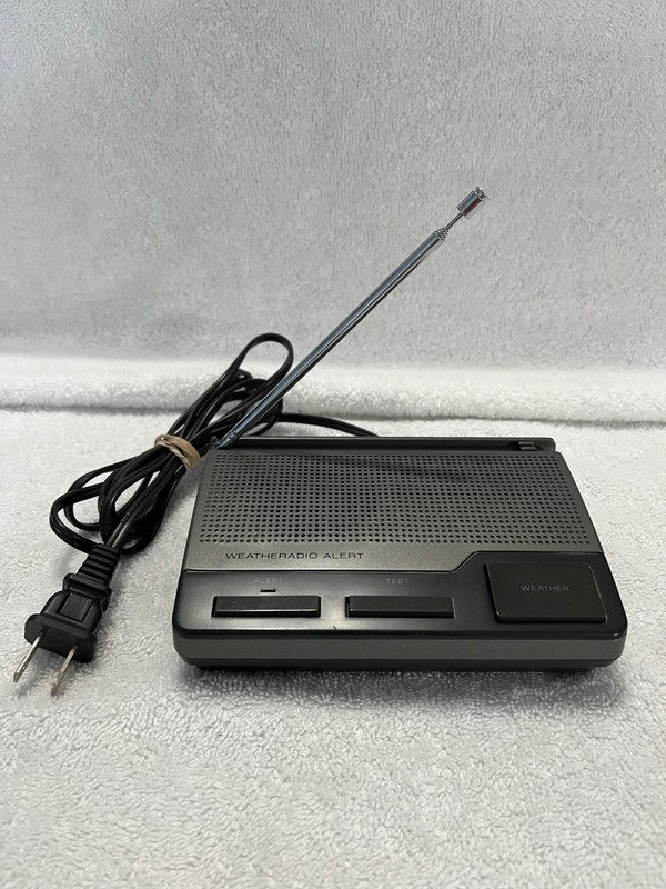 Radio Shack 12-240 Weather Alert 3CH Weather Radio Tested, Video, Clean A+