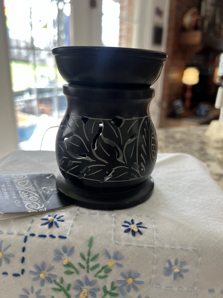 Calentador de aceite de piedra de jabón negro tallado Elegant Expressions 3 3/4 pulgadas de alto nuevo Foto 3 de 4