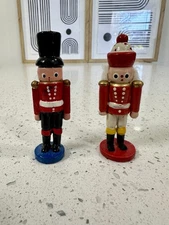 WOODEN NUTCRACKER 3.5" CHRISTMAS SOLDIER RED WHITE GOLD BLACK LOT OF 2